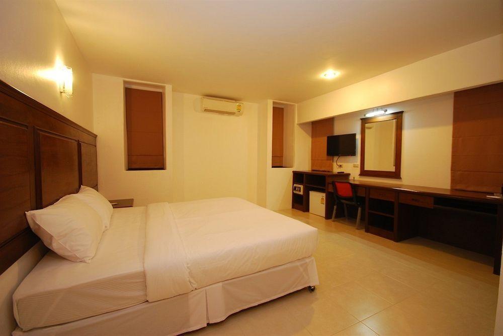 Patong Budget Rooms Eksteriør billede