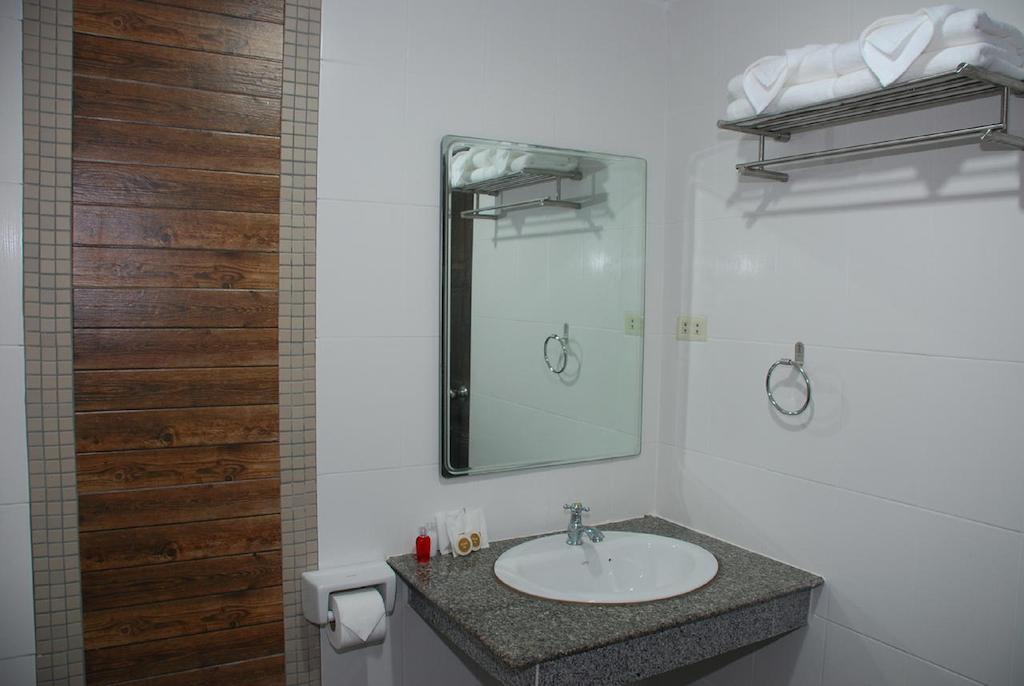 Patong Budget Rooms Eksteriør billede