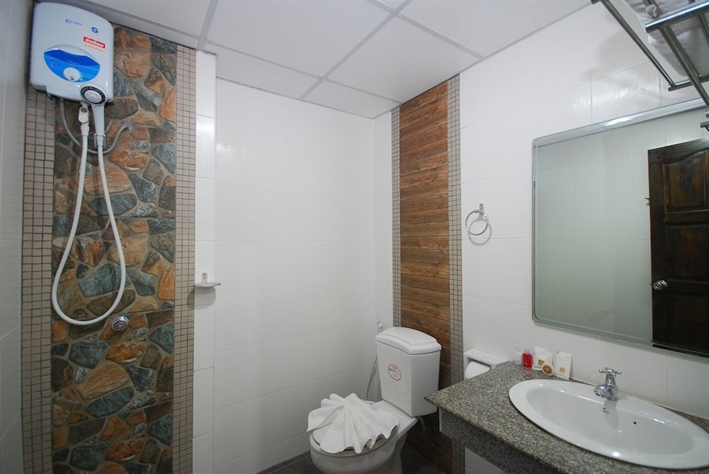 Patong Budget Rooms Eksteriør billede