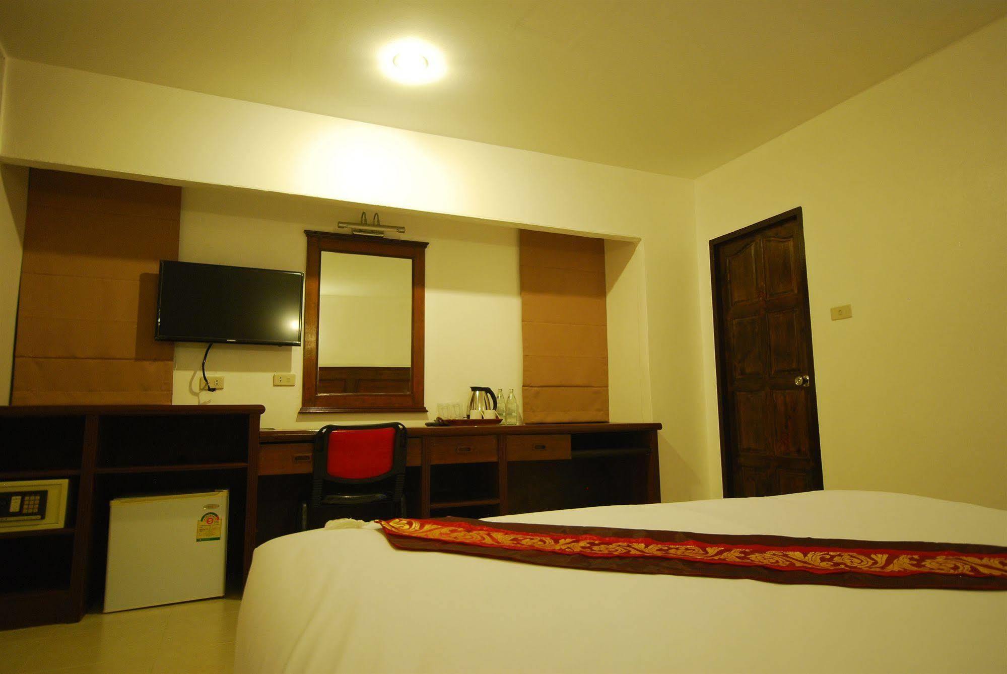 Patong Budget Rooms Eksteriør billede