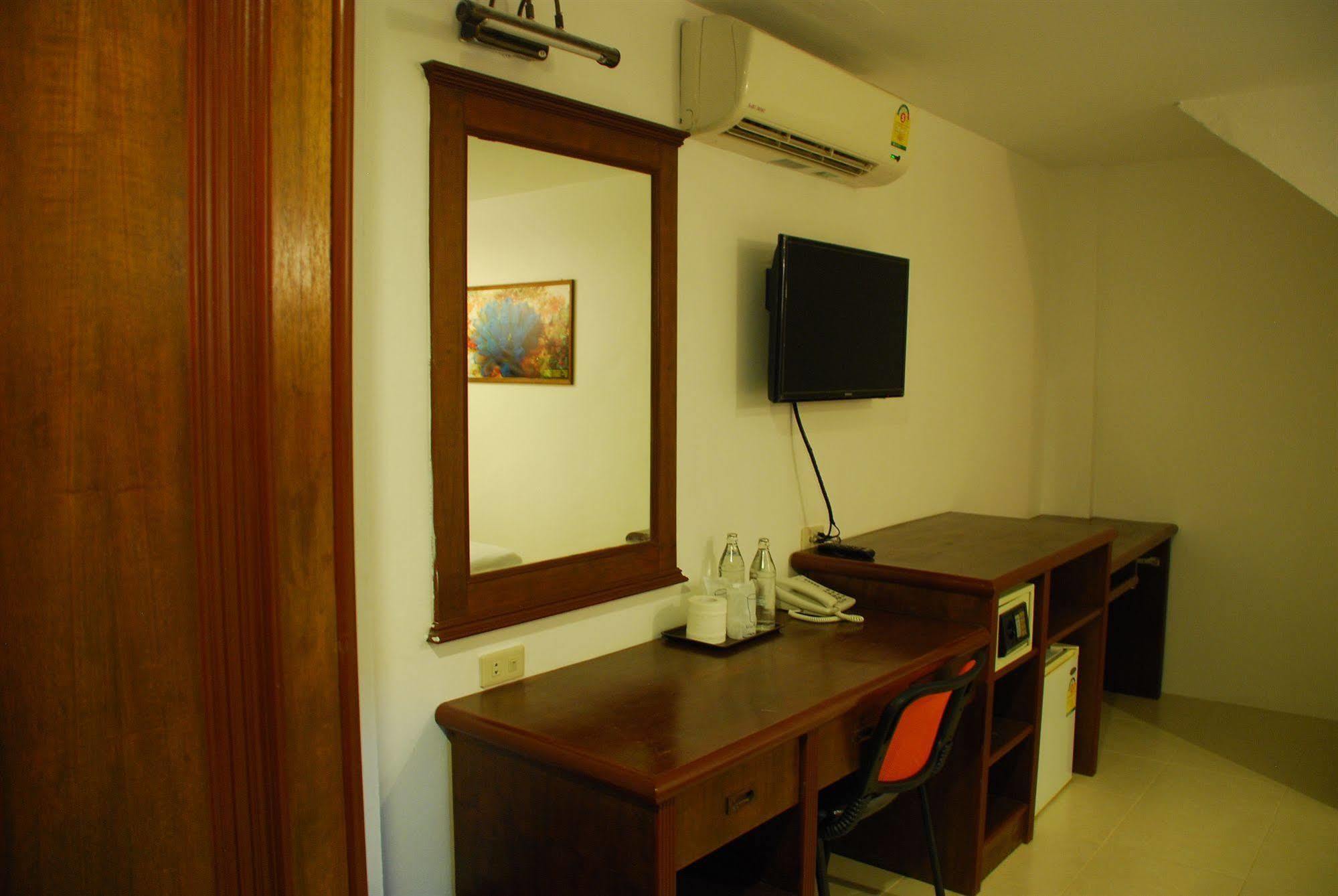 Patong Budget Rooms Eksteriør billede